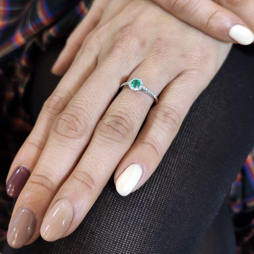 Anello Casadei in Oro Bianco, Smeraldo e Diamanti - immagine 4