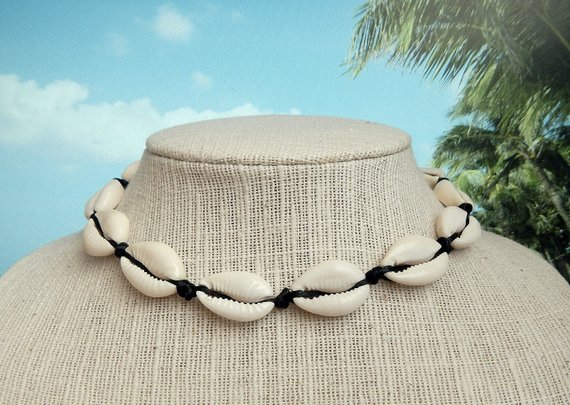 Collana Choker con conchiglie della fortuna